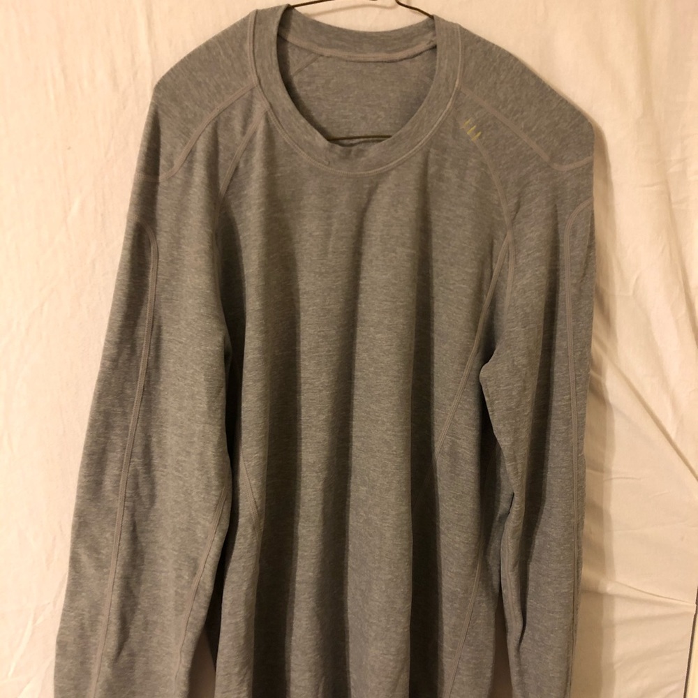 Men’s lululemon long sleeve shirt